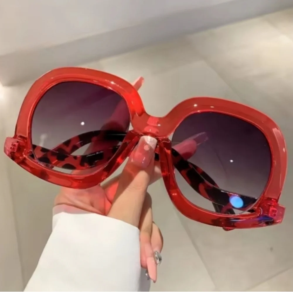 Womens Red Oval Gradient Lens With Tortoiseshell Temple Sunglasses